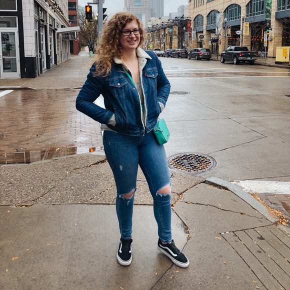 Meet your Posher, Jessica - Picture 2 of 4